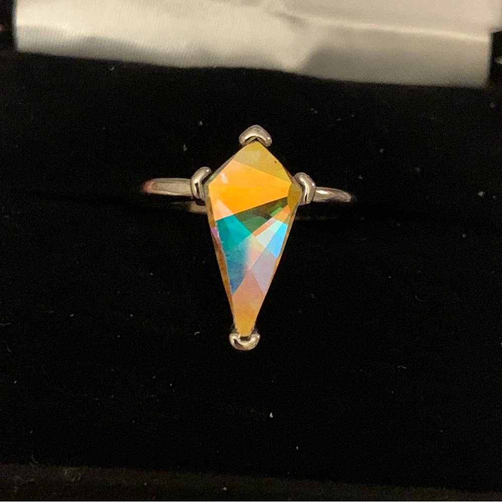 Costume jewelry iridescent ring - size 5